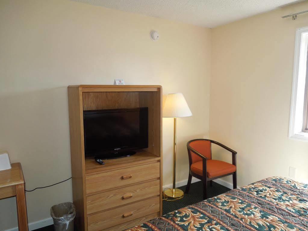 Knights Inn Bristol Levittown Eksteriør billede