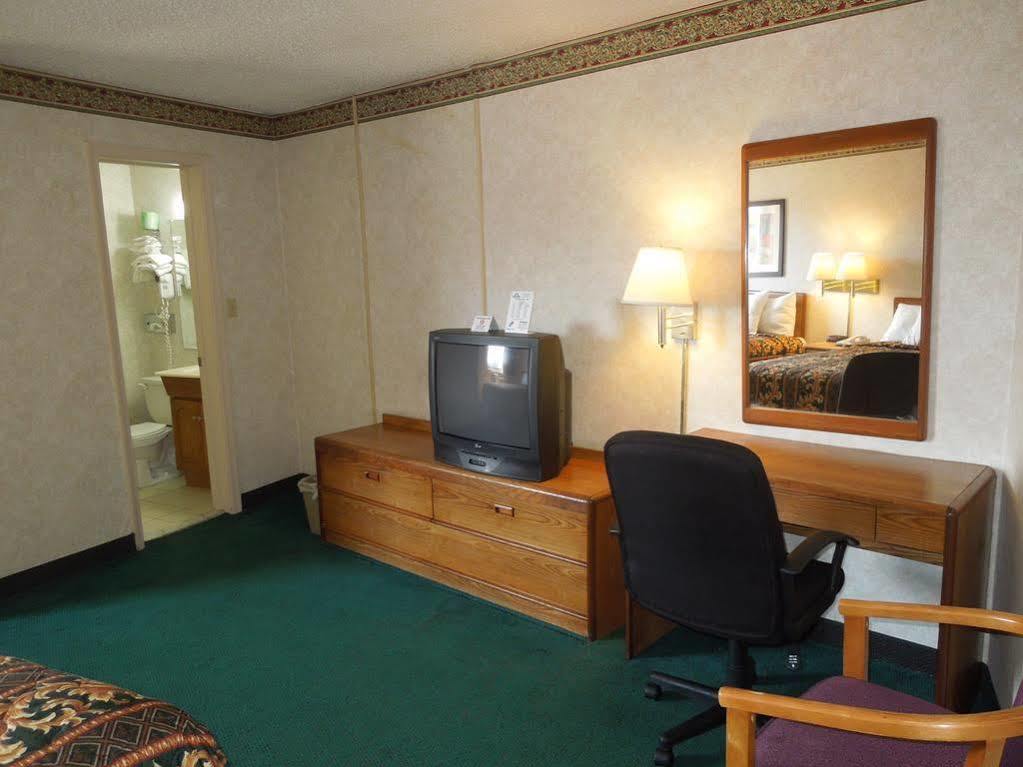 Knights Inn Bristol Levittown Eksteriør billede